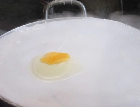 Thơm dẻo bánh cuốn trứng xứ lạng - 1