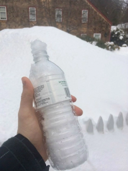 Tuyết được đóng chai để bán cho vùng ấm hơn - 2