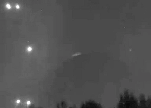 Ufo xuất hiện trên miệng núi lửa phun trào - 2