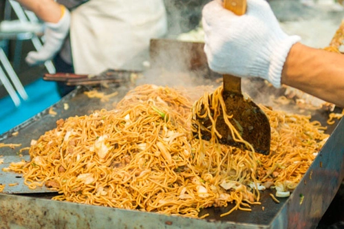 Yakisoba mì ngon trên đường phố nhật bản - 1