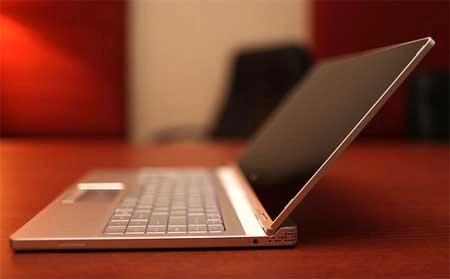 10 laptop thời trang đầu bảng - 10