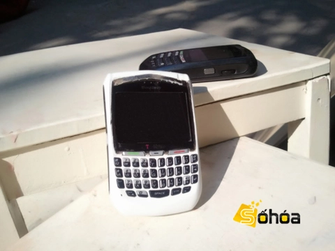 5 mẫu smartphone blackberry pin tốt - 1