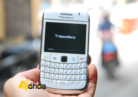5 mẫu smartphone blackberry pin tốt - 4