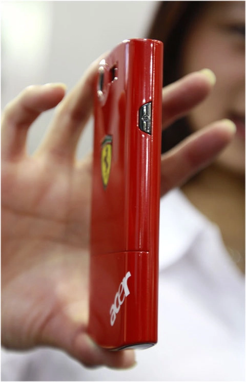 Acer liquid e phiên bản ferrari - 5