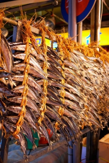 Ăn thịt cá mập trong chợ hải sản hàn quốc - 2