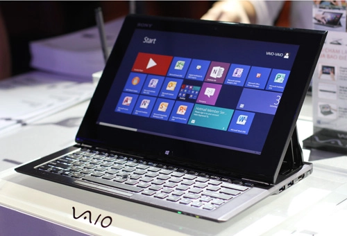 Ảnh bộ ba sony vaio mới - 1