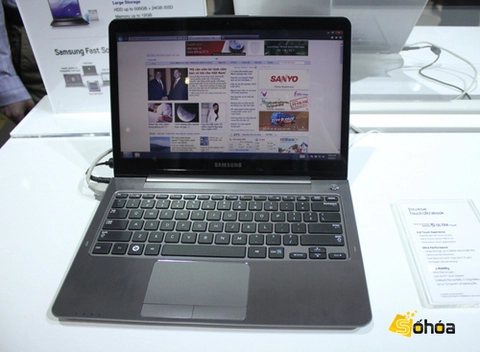 Ảnh hai ultrabook cảm ứng của samsung - 2