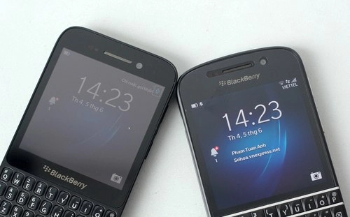 Ảnh so sánh blackberry q5 với q10 - 4