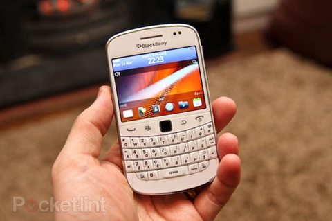 Ảnh thực tế blackberry 9900 màu trắng - 8