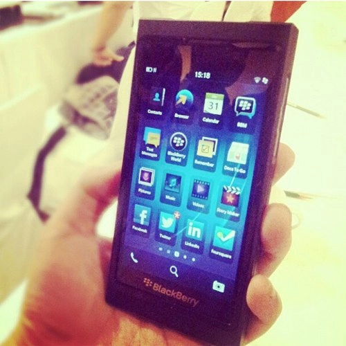 Ảnh thực tế blackberry x10 xuất hiện trên instagram - 7
