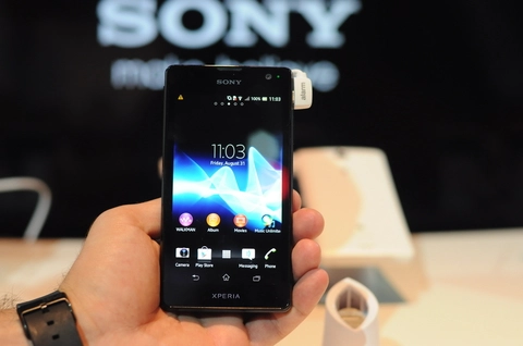 Ảnh thực tế bộ ba sony xperia vừa ra mắt - 1