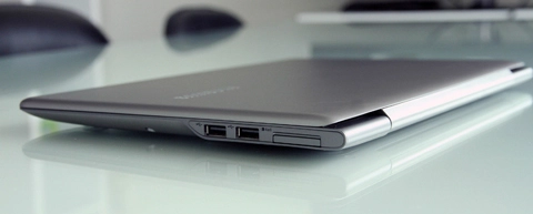 Ảnh thực tế hai laptop đầu tiên chạy windows 8 của samsung - 8