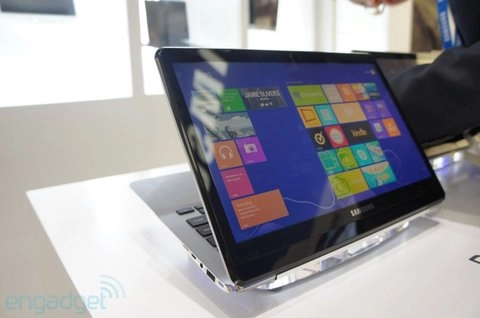 Ảnh thực tế laptop màn hình cảm ứng khác của samsung - 7
