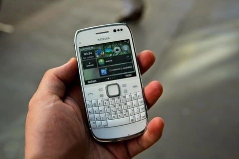 Ảnh thực tế nokia e6 - 1