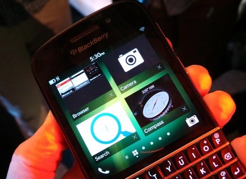 Ảnh thực tế smartphone blackberry q10 và z10 - 3