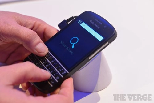 Ảnh thực tế smartphone blackberry q10 và z10 - 8