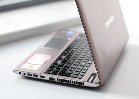 Ảnh thực tế toshiba satellite p850 tại vn - 9