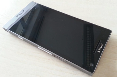 Ảnh thực tế xperia sl - 1