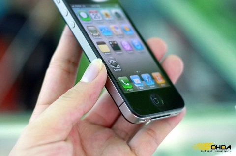 Apple đã sửa xong lỗi ăng-ten trên iphone 4 - 1