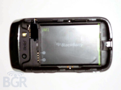 Blackberry 9790 nhỏ hơn rẻ hơn bold 9900 - 2
