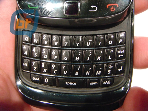 Blackberry 9800 màn hình cảm ứng và bàn phím trượt - 5