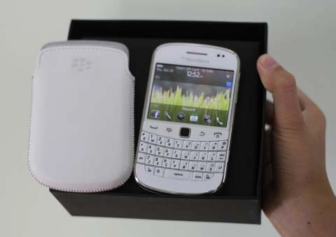 Blackberry cao cấp nhất bản màu trắng tại việt nam - 2