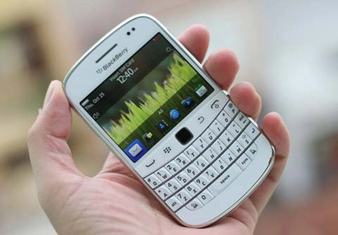 Blackberry cao cấp nhất bản màu trắng tại việt nam - 3