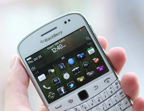 Blackberry cao cấp nhất bản màu trắng tại việt nam - 5