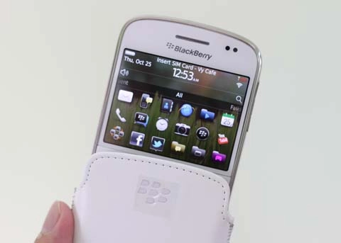 Blackberry cao cấp nhất bản màu trắng tại việt nam - 12