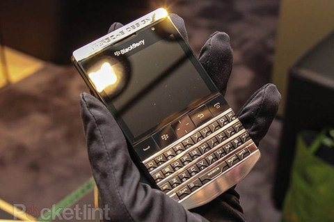 Blackberry p9981 bản đặc biệt titanium - 2