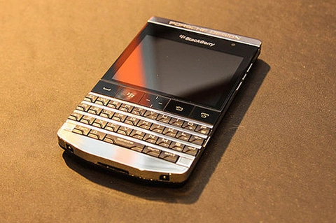 Blackberry p9981 bản đặc biệt titanium - 4