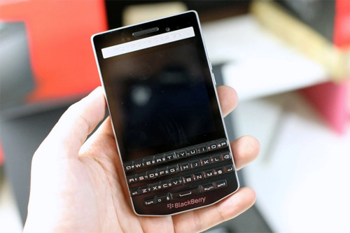 Blackberry p9983 có giá chính hãng 50 triệu đồng - 1