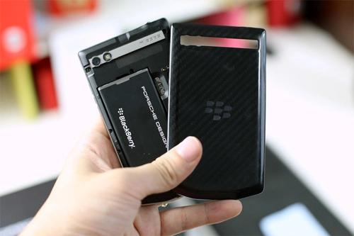Blackberry p9983 có giá chính hãng 50 triệu đồng - 2