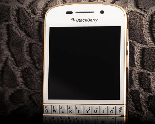 Blackberry q10 mạ vàng xuất hiện ở việt nam - 3