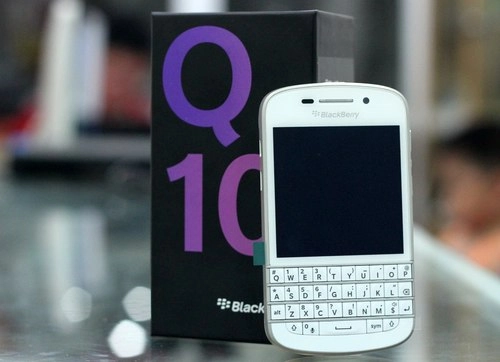 Blackberry q10 trắng về vn với giá 17 triệu đồng - 1