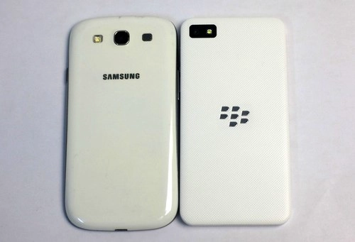Blackberry z10 đọ dáng với galaxy s iii - 10