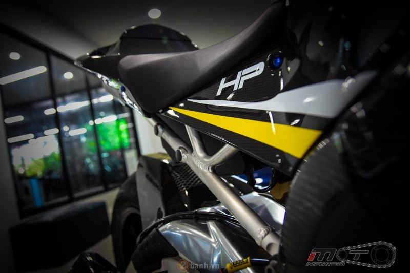 Bmw hp4 siêu chất với phong cách carbon race - 4