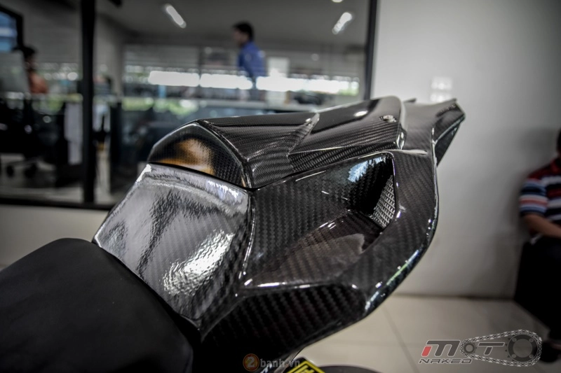 Bmw hp4 siêu chất với phong cách carbon race - 16