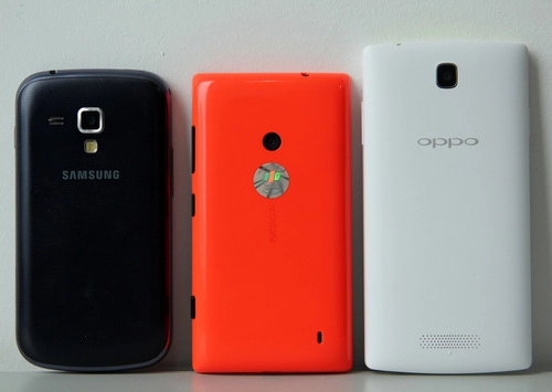 Bộ ba smartphone phổ thông giá hấp dẫn so găng - 4