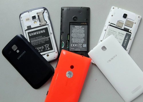 Bộ ba smartphone phổ thông giá hấp dẫn so găng - 5