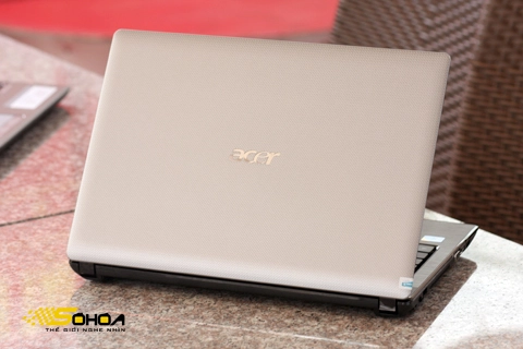 Bộ đôi laptop thời trang giá rẻ của acer - 2