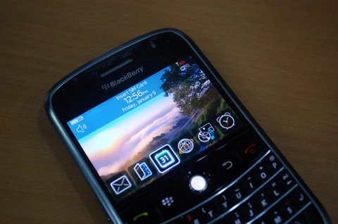 Cận cảnh blackberry bold của viettel - 5