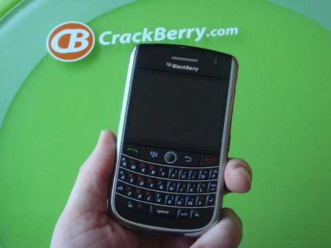 Cận cảnh blackberry niagara 9630 - 1