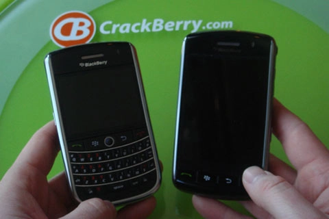 Cận cảnh blackberry niagara 9630 - 15