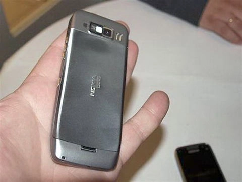 Cận cảnh nokia e52 - 2