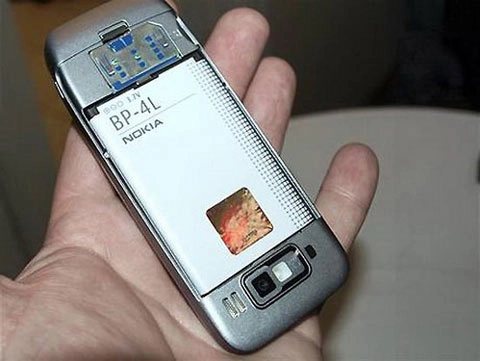 Cận cảnh nokia e52 - 12