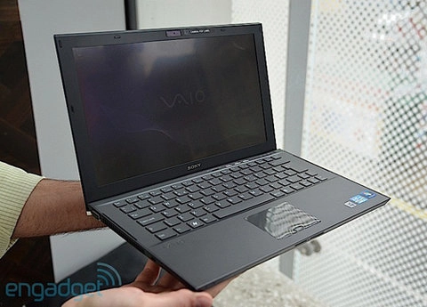 Cận cảnh sony vaio z phiên bản 2011 - 1