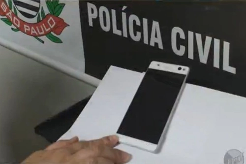 Cảnh sát brazil tiết lộ hình ảnh smartphone không viền của sony - 1