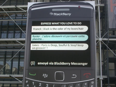 Chiếc blackberry khổng lồ tại paris - 8