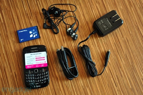 đập hộp blackberry curve 8520 - 5